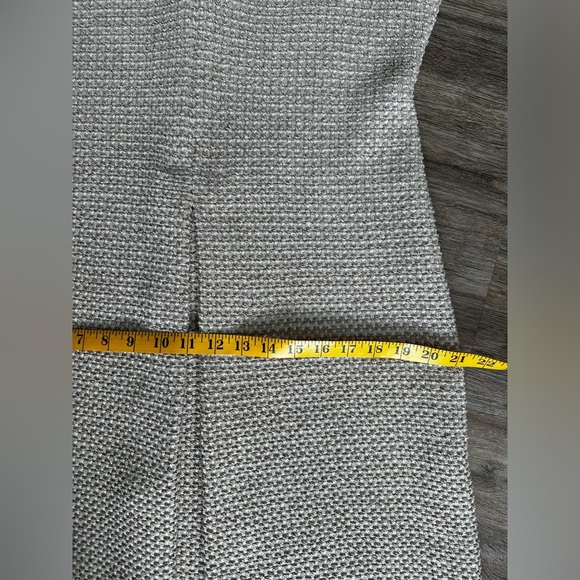 St. John Sleeveless Tweed Cream Color Dress Size L (12) - Picture 11 of 13